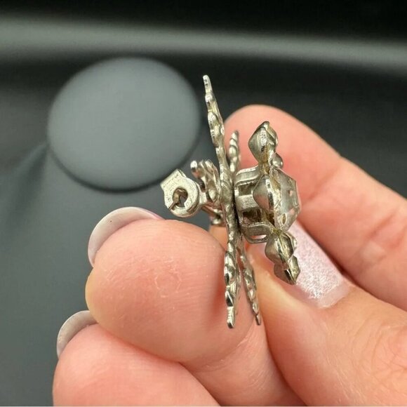 Vintage 1940s Starburst Snowflake Lapel Brooch - Picture 6 of 13